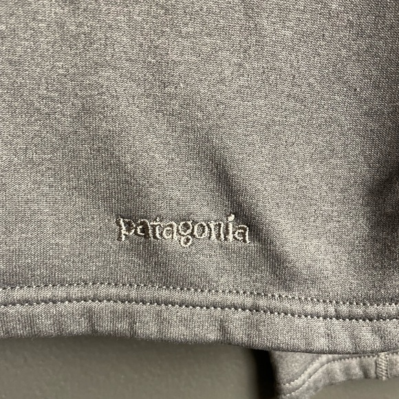 694. Patagonia Gray Zip Fleece - Picture 3 of 9